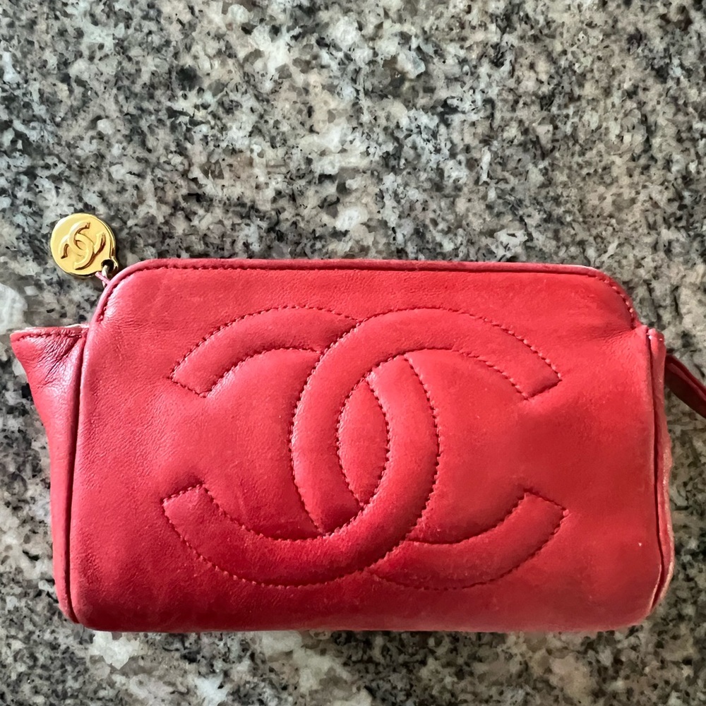 CHANEL Mini Pouch - Picture 5 of 10